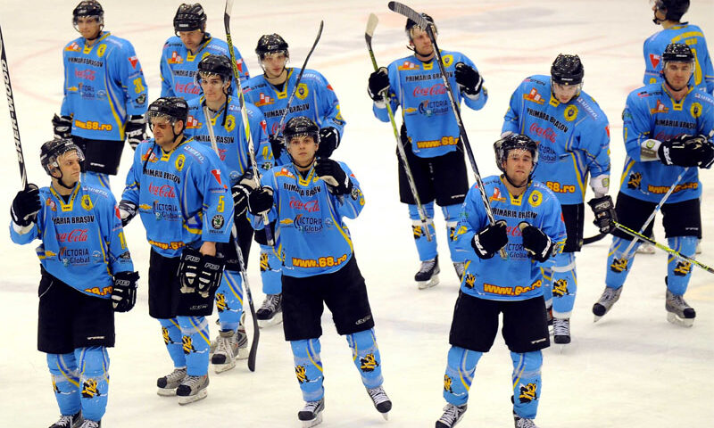 Braşovenii conduc în barajul pentru semifinale